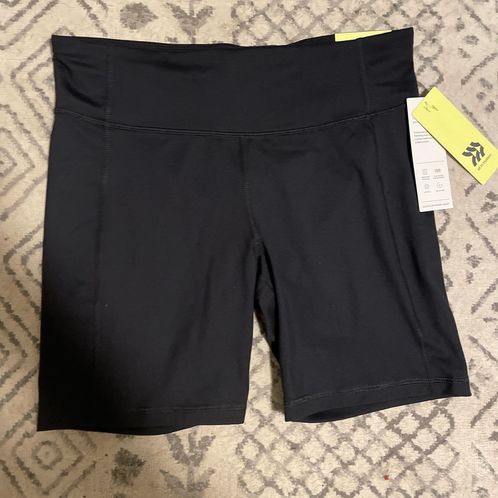 NWT All in Motion Mid-Rise 7” Bike Short
